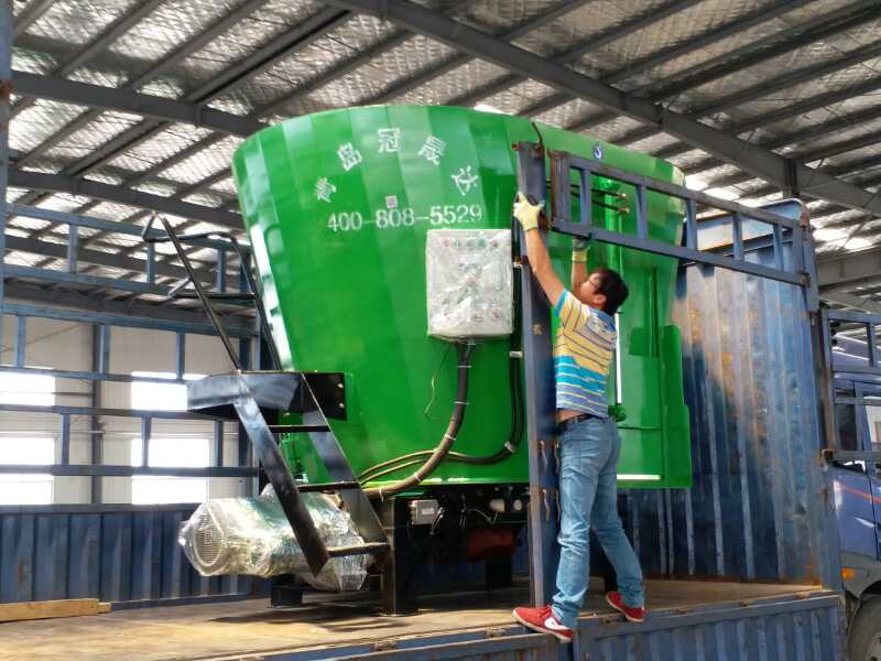 內(nèi)蒙古某公司購(gòu)買固定式TMR攪拌機(jī) 內(nèi)蒙古某公司購(gòu)買固定式TMR攪拌機(jī)